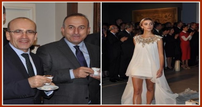 ŞİMŞEK VE ÇAVUŞOĞLU DEFİLE İZLEDİ