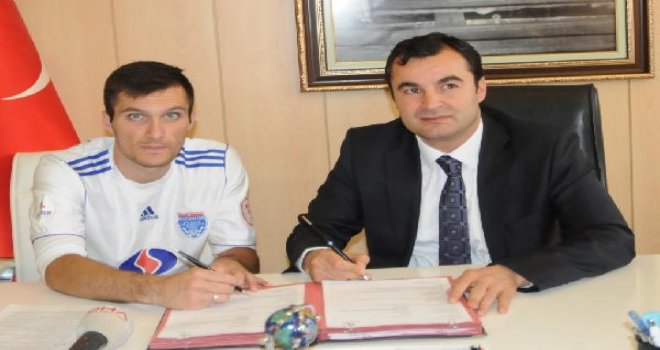 Sırp orta saha oyuncusu Büyükşehir'de