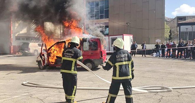 Sivil Savunma ve İtfaiyecilik Programı öğrencilerine eğitim