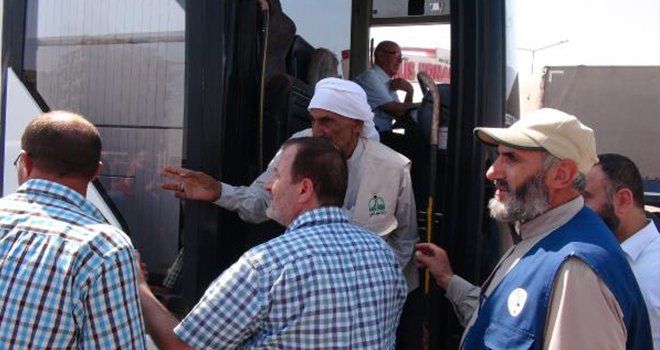 Suriyeli hacı adayları Türkiye'ye geldi