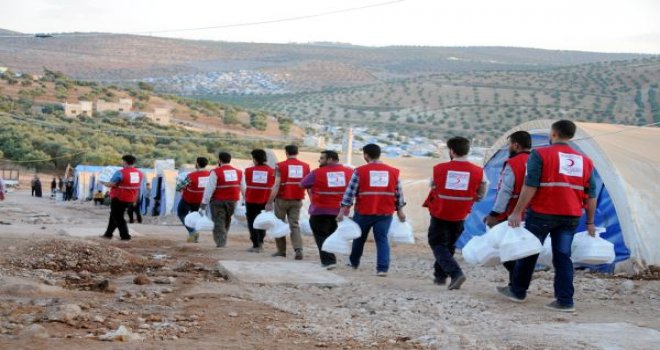 Suriye'ye 7 yılda 40 bin TIR yardım gönderildi