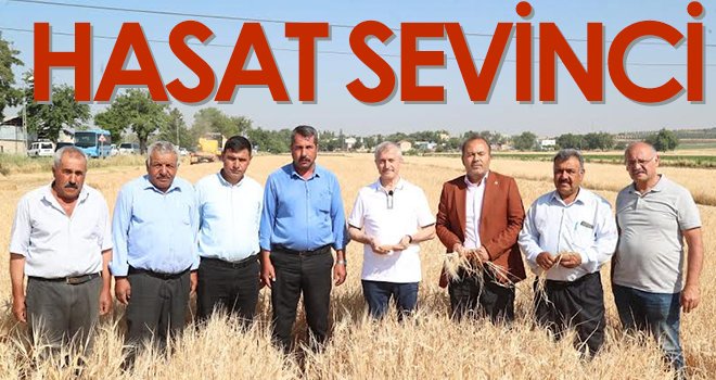 Tahmazoğlu çiftçinin hasat sevincine ortak oldu