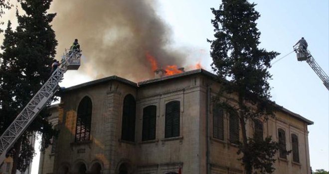 TARİHİ KONAKTA KORKUTAN YANGIN