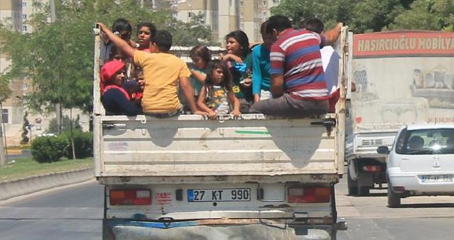 TEHLİKELİ YOLCULUK