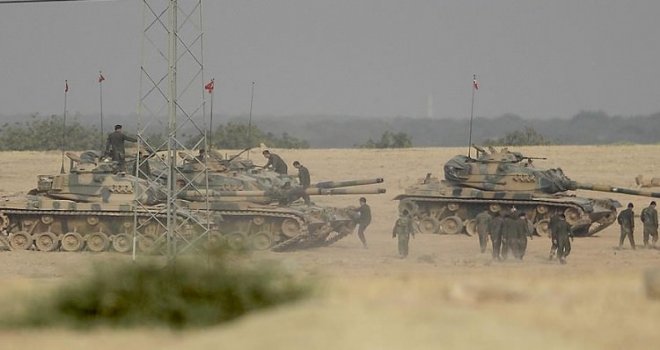 TSK: Suriye'de 2 askerle irtibatımız kesildi