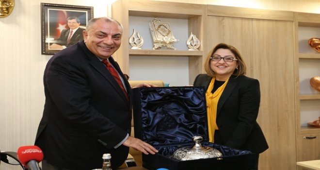 TUĞRUL TÜRKEŞ’DEN FATMA ŞAHİN’E ZİYARET