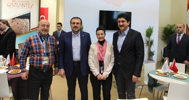 Turizm Bakanı Ünal'dan Gaziantep Standına Özel İlgi
