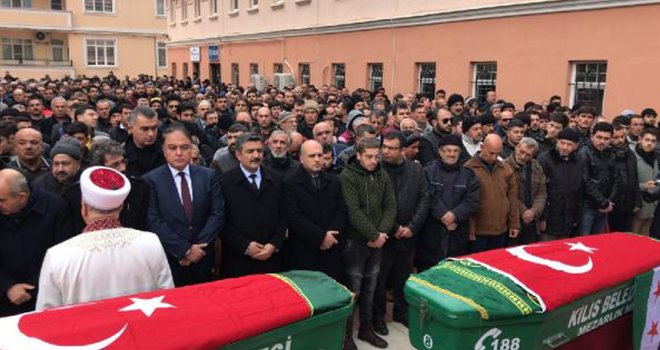 Türk ve Suriye Bayaraklarıyla uğurlandılar 