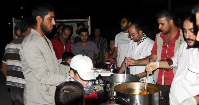 Türkiye'de iftar açtılar