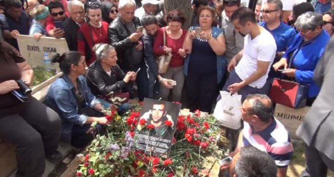 Üç fidan mezarları başında anıldı...