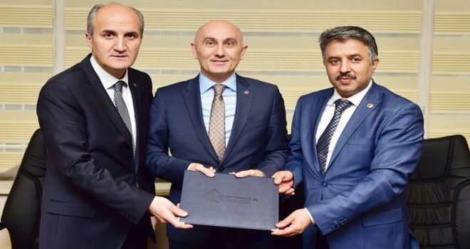 Üniversitelerin bilgi birikimi sanayi ve şehir kültürüyle buluşuyor