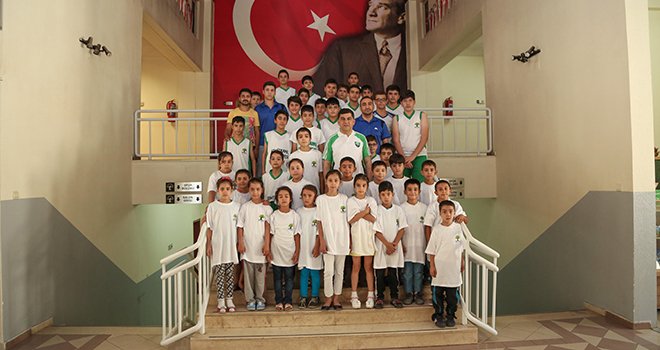 USTA AYAKLAR SPOR KURALLARINI ÖĞRENİYOR