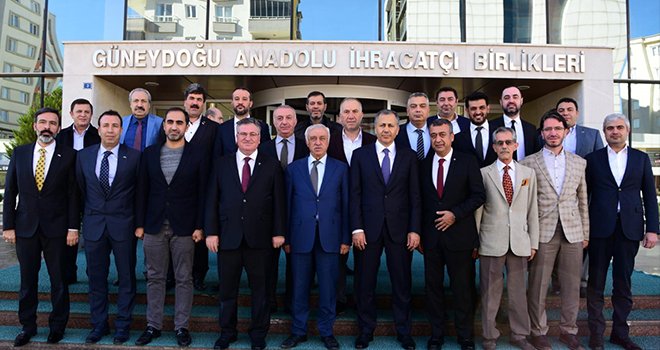 Vali Yerlikaya ihracatçılarla vedalaştı