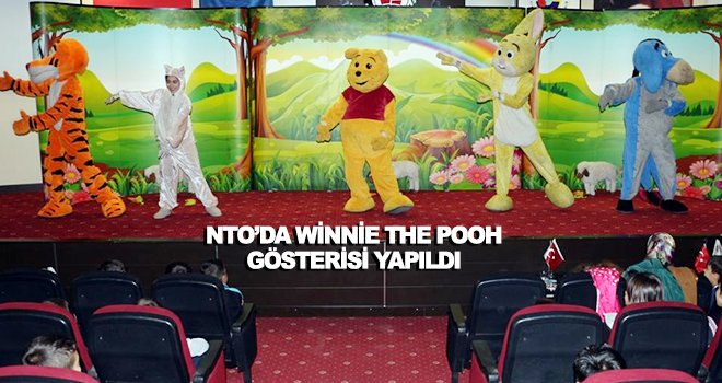 Winnie The Pooh gösterisi renkli görüntülere sahne oldu