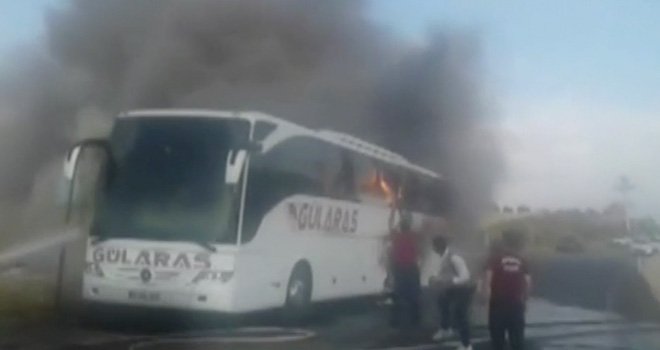 Yolcu otobüsü alev alev yandı: Can pazarı yaşandı