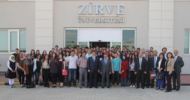 Zirve Üniversitesi Bölgenin İkinci Diş Hekimliği Fakültesini Hizmete Açtı