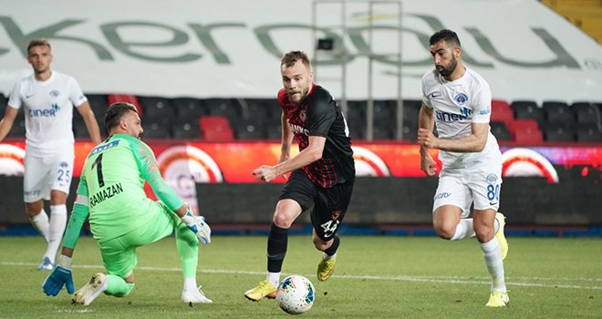 Zorlu maç berabere bitti! Gaziantep FK 2-2 Kasımpaşa